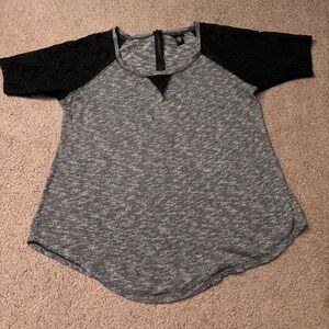 Torrid Knit Lace Raglan Tee Gray Black Size 1 women’s Top blouse